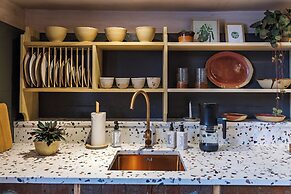 Shirehall Apartments