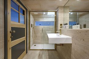 Shirehall Apartments