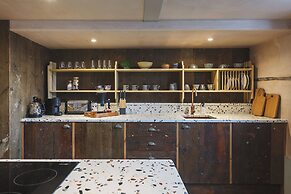 Shirehall Apartments