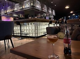 Walk to Ski Lift-1br-studio-balcony-parking