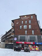 Walk to Ski Lift-1br-studio-balcony-parking