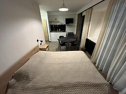 Walk to Ski Lift-1br-studio-balcony-parking