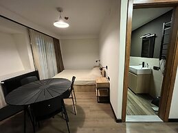 Walk to Ski Lift-1br-studio-balcony-parking