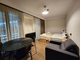 Walk to Ski Lift-1br-studio-balcony-parking