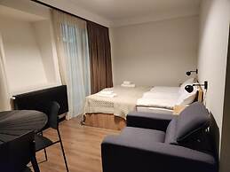 Walk to Ski Lift-1br-studio-balcony-parking