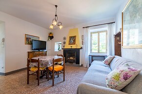 Limonta Lakeview Apartment