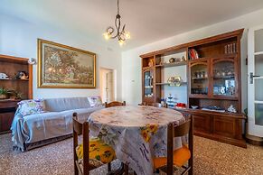 Limonta Lakeview Apartment