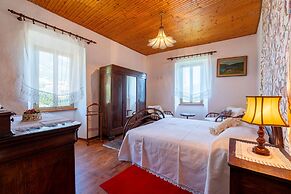 Limonta Lakeview Apartment