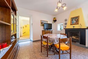 Limonta Lakeview Apartment