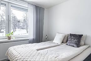 Bright 1BR Apartment next to the Beach