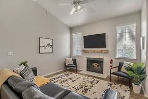 Welcoming 2BR Pool Gym Near Hill AFB Lagoon