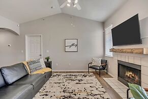 Welcoming 2BR Pool Gym Near Hill AFB Lagoon