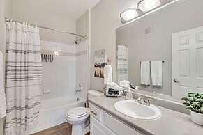 Luxury King Beds Pool Gym - Near Hill AFB