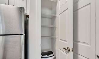 1st Fl King Beds Pool Garage - Near AFB