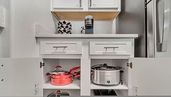 1st Fl King Beds Pool Garage - Near AFB