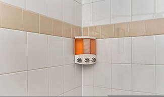 1st Fl King Beds Pool Garage - Near AFB