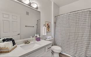 1st Fl King Beds Pool Garage - Near AFB