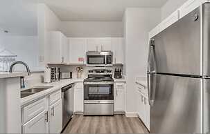 1st Fl King Beds Pool Garage - Near AFB