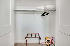 Upscale 2BR w Pool Gym Near Hill AFB