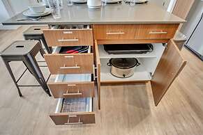 Upscale 2BR w Pool Gym Near Hill AFB