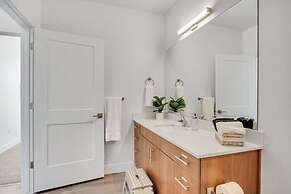 Upscale 2BR w Pool Gym Near Hill AFB