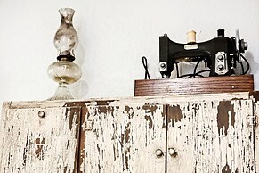 Rustic Studio Rain Shower 3min-asian Dist