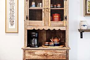 Rustic Studio Rain Shower 3min-asian Dist