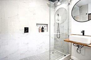 Rustic Studio Rain Shower 3min-asian Dist