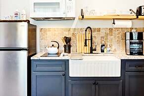 Rustic Studio Rain Shower 3min-asian Dist