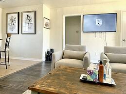 2 brs House With Fenced Yard Near the ZOO