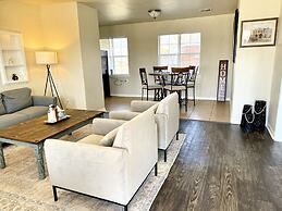 2 brs House With Fenced Yard Near the ZOO