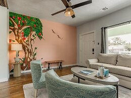 2BR Stylish Retreat in Midtown