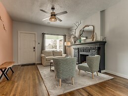 2BR Stylish Retreat in Midtown