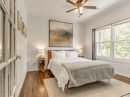 2BR Stylish Retreat in Midtown