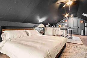 3-story 6-bedroom 4 Bathrooms 3min-asian Dist