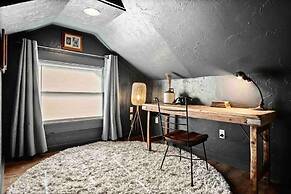 3-story 6-bedroom 4 Bathrooms 3min-asian Dist