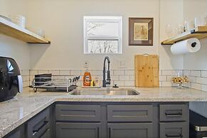 3-story 6-bedroom 4 Bathrooms 3min-asian Dist