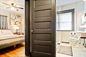 3-story 6-bedroom 4 Bathrooms 3min-asian Dist