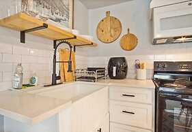 3-story 6-bedroom 4 Bathrooms 3min-asian Dist