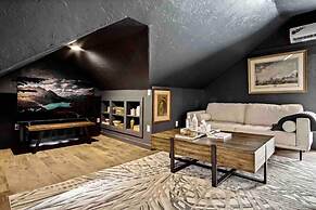 3-story 6-bedroom 4 Bathrooms 3min-asian Dist