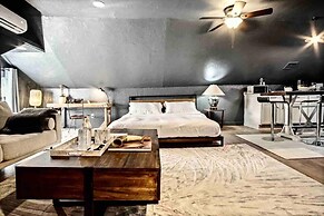 3-story 6-bedroom 4 Bathrooms 3min-asian Dist