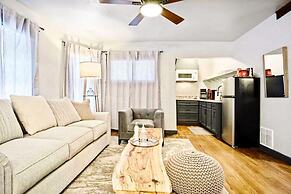 3-story 6-bedroom 4 Bathrooms 3min-asian Dist