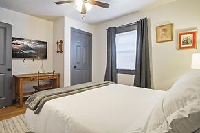 3-story 6-bedroom 4 Bathrooms 3min-asian Dist