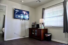 Cozy Home- Zoos Museums Fun Step From Your Door