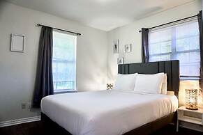 Cozy Home- Zoos Museums Fun Step From Your Door