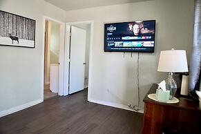 Cozy Home- Zoos Museums Fun Step From Your Door