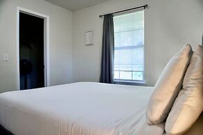 Cozy Home- Zoos Museums Fun Step From Your Door