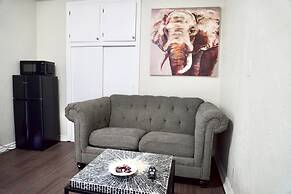 Cozy Home- Zoos Museums Fun Step From Your Door