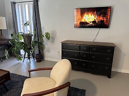 Bright Trendy Studio 9min to Asia District