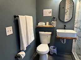 Bright Trendy Studio 9min to Asia District